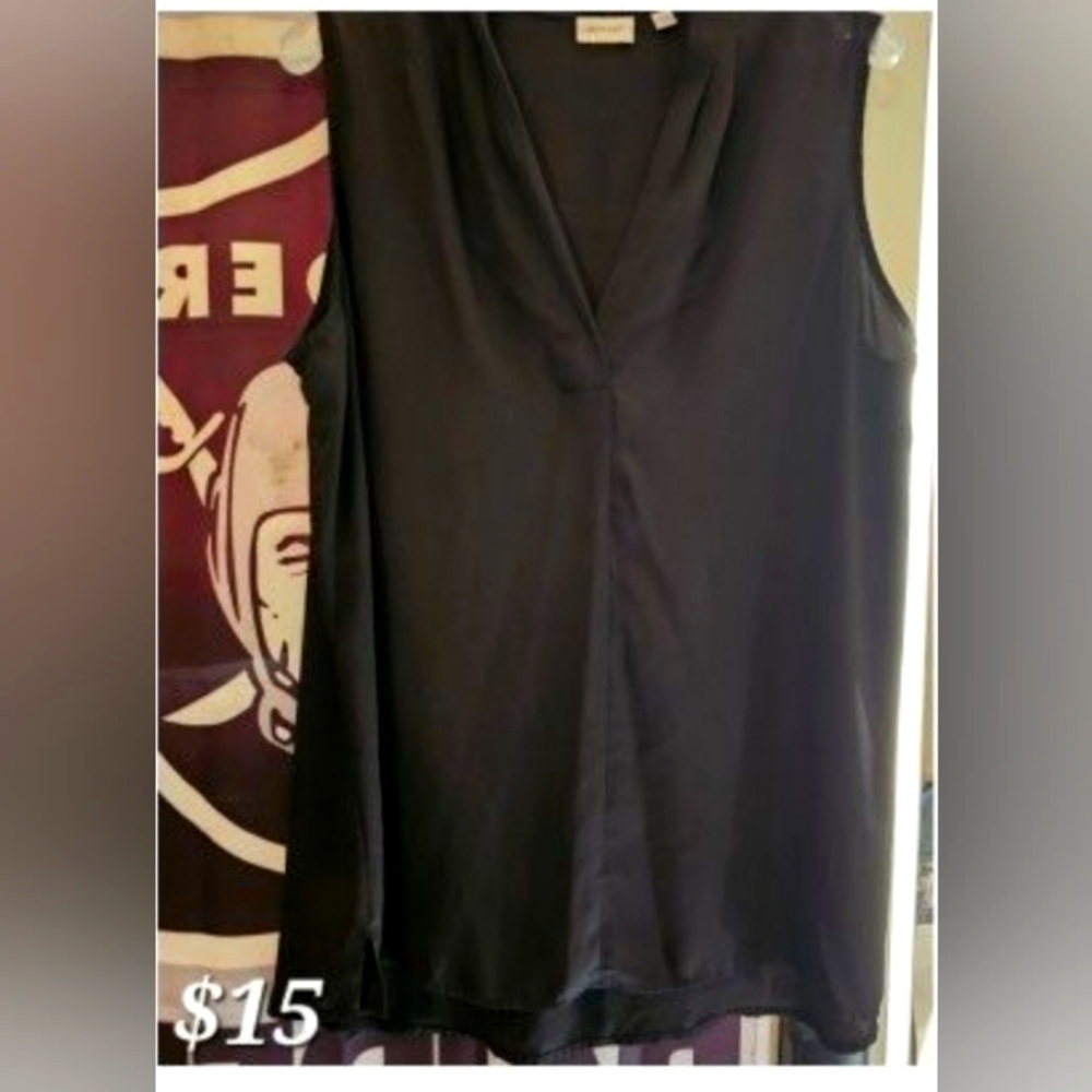 Black sleeveless blouse